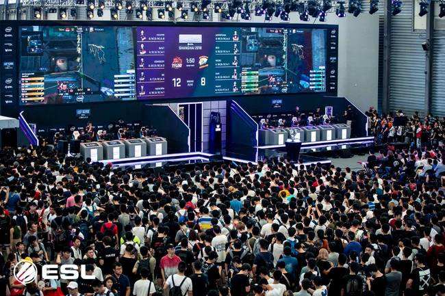 的前锋之一 的前锋之一