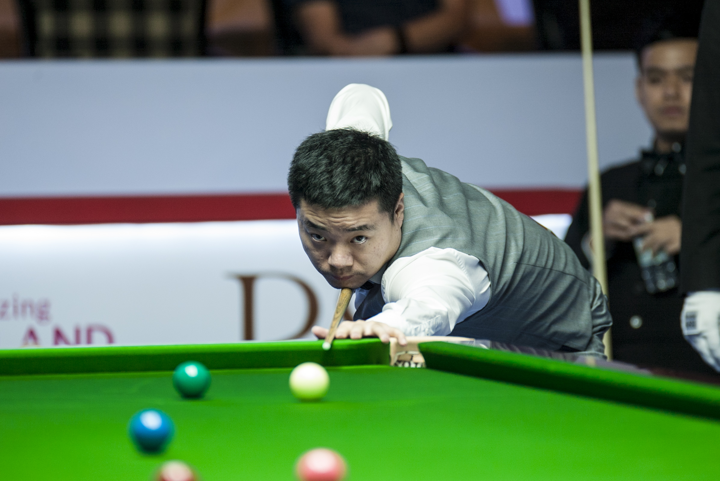 聚光灯永远 聚光灯永远