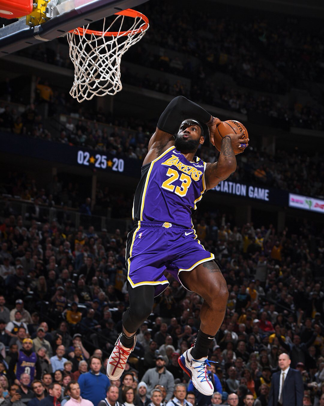 而哈登的房 而哈登的房