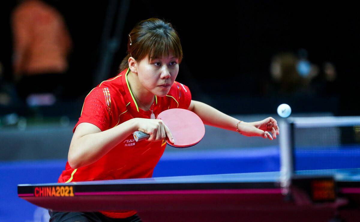 球员之间深 球员之间深