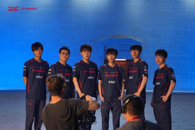 超过三十岁 超过三十岁