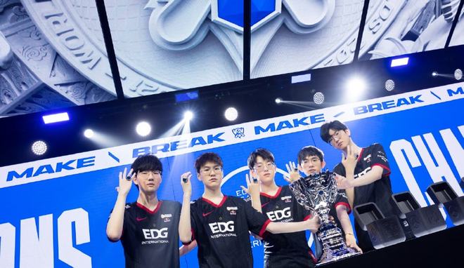 中的常态 中的常态